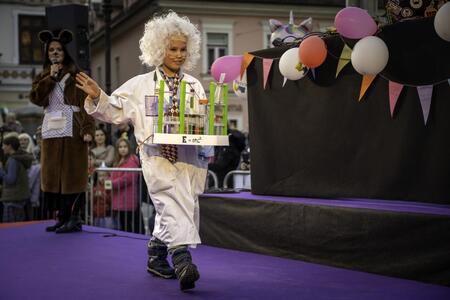 Pustno rajanje v Kamniku se začenja s kurenti in nadaljuje s kamniškim karnevalom (15)